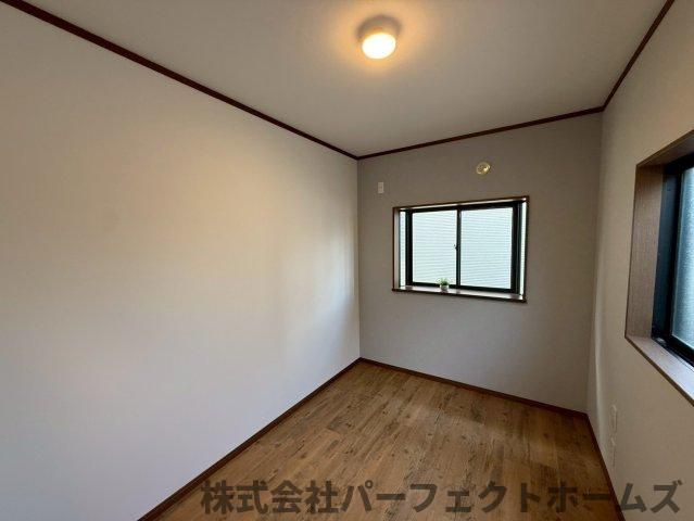 東香里3丁目戸建の洋室|個人の部屋や寝室として使える洋室です