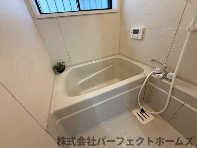 東香里3丁目戸建の浴室|きれいなお風呂です