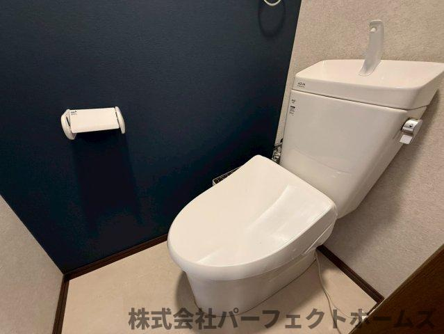 東香里3丁目戸建のトイレ|落ち着いたトイレです