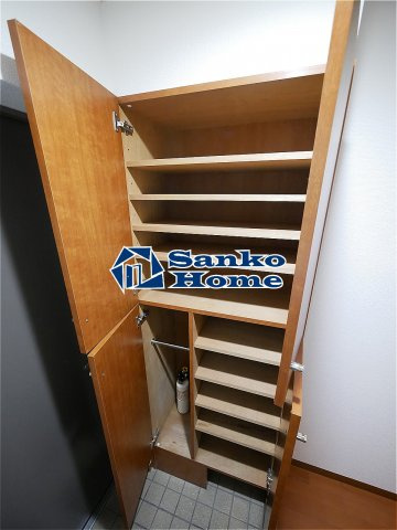 プレール・ドゥーク文京本駒込の玄関