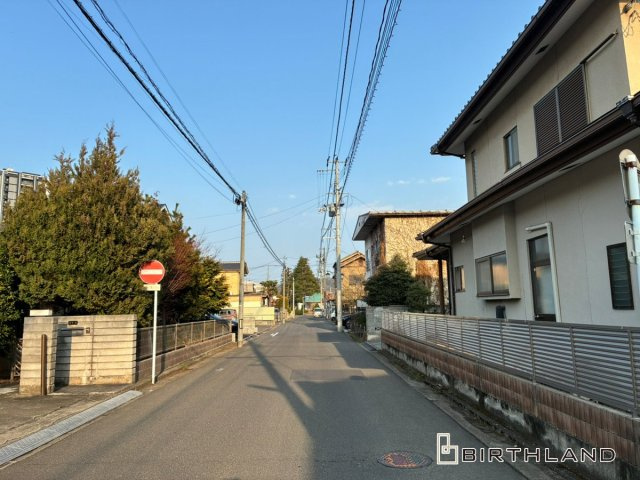 売地・住宅用地　福島市宮下町　第四小学校・第四中学校の前面道路含む現地写真|前面道路は一方通行になります