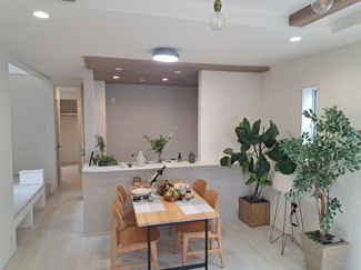 【居間・リビング】 | 志木市上宗岡１丁目　新築戸建　最終１棟