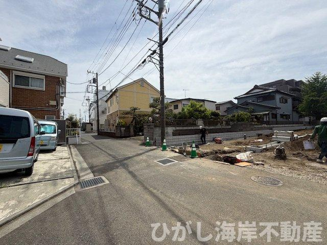 平塚市田村１丁目　売地　全5区画の前面道路含む現地写真|4月18日撮影　造成工事中　現地外観