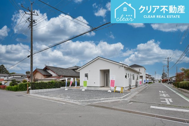 【前面道路含む現地写真】 | 前橋市粕川町新屋第1　クレイドルガーデン | 開放的な角地で日当たり・通風が良好です♪