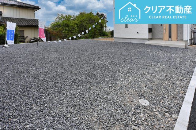 【駐車場】 | 前橋市粕川町新屋第1　クレイドルガーデン | 並列３台駐車可能なゆとりのカースペース！