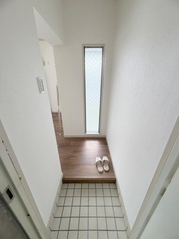 広島市西区庚午中４丁目の賃貸マンションの玄関