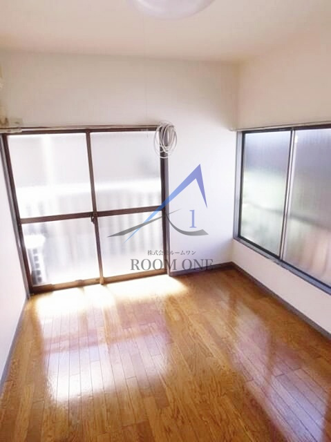 メゾン桃園の居間・リビング|洋室のお部屋です。