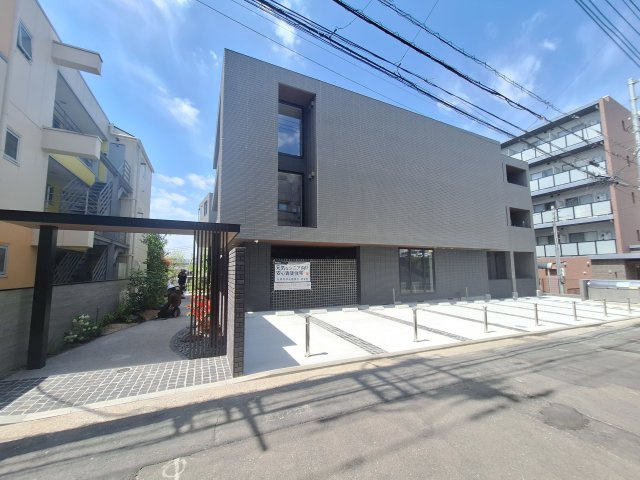 (シニア限定)Calme　eastの外観