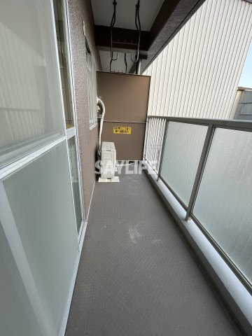 内外本社ビルのバルコニー