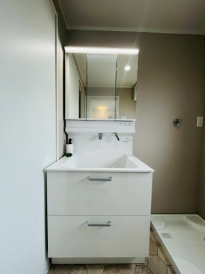 【独立洗面台】 | 鶴見区安田３丁目中古戸建 | 洗面室