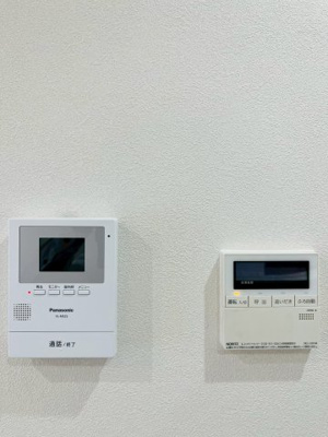 【防犯設備】 | 鶴見区安田３丁目中古戸建 | 来客時に姿を確認できるモニタ付きインターホン。