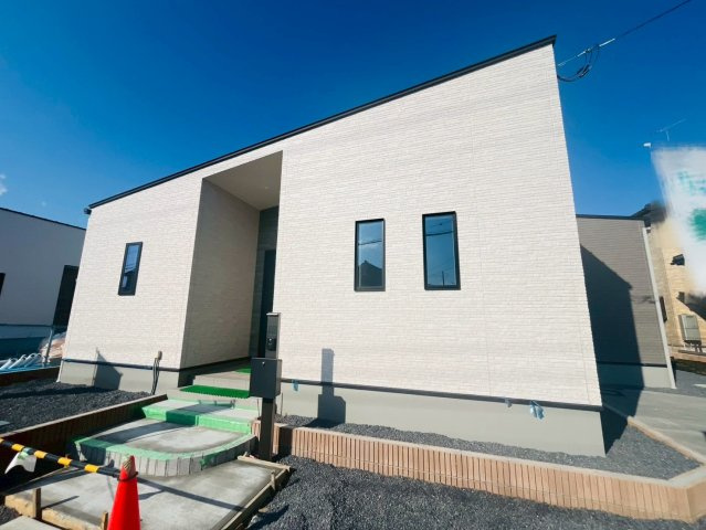 筑西市幸町　第１期　全3邸の外観|〇３号棟〇
片流れの屋根がお洒落な外観デザインです♪
2026年4月撮影