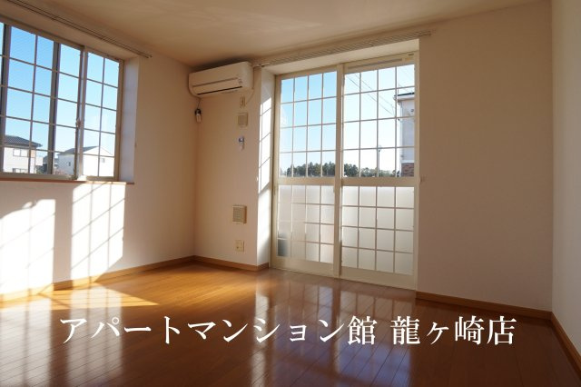 グリシーヌ・パレⅡＡ棟の居間・リビング|※写真は全て101号室使用(反転)