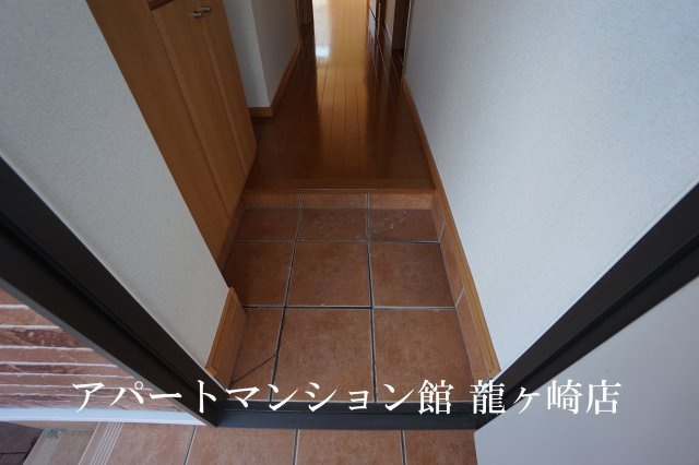 グリシーヌ・パレⅡＡ棟の玄関