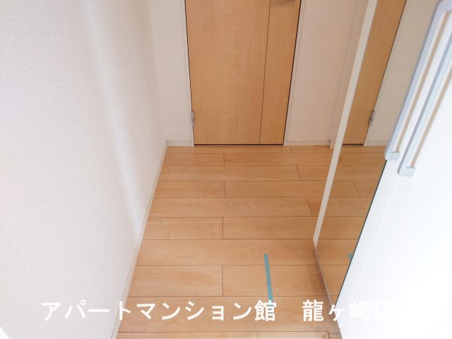 アイランドヒルズアミファイナルの玄関