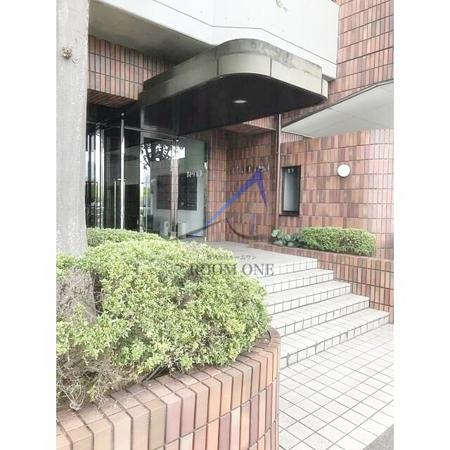 ザ・クレストのエントランス|エントランスです。