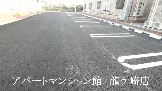 リリア・ヴィレⅡの駐車場
