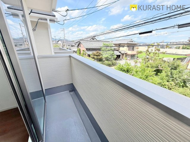 京都市西京区上桂西居町　新築戸建のバルコニー