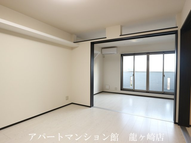 Satis (サティス)の居間・リビング