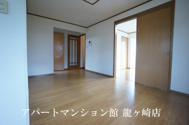 シャルマンメゾンＡの居間・リビング