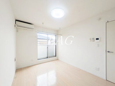【居間・リビング】 | メゾン・ドゥ・楓 | 洋室のお部屋です。