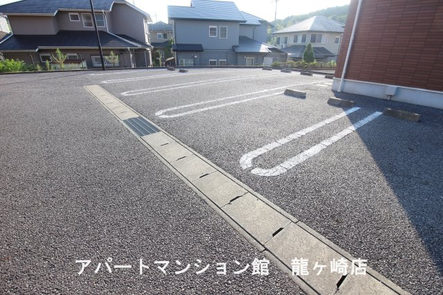 さくらヒルズ霞台　壱番館の駐車場