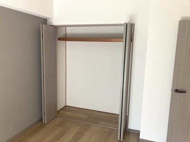 リアライズ東山の収納|広めの収納スペースを各部屋に完備