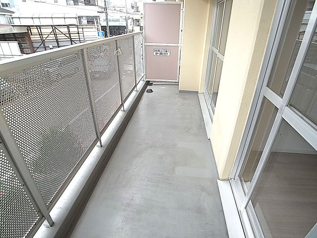 リアライズ東山のバルコニー|バルコニー、日当たり良好です