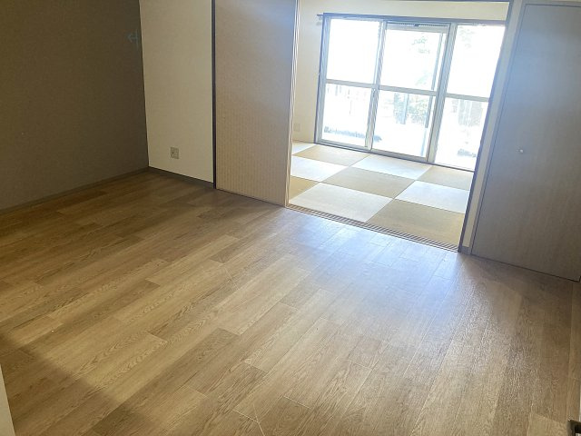 リアライズ東山の居間・リビング|リビングスペース10.6帖、使いやすさ良好