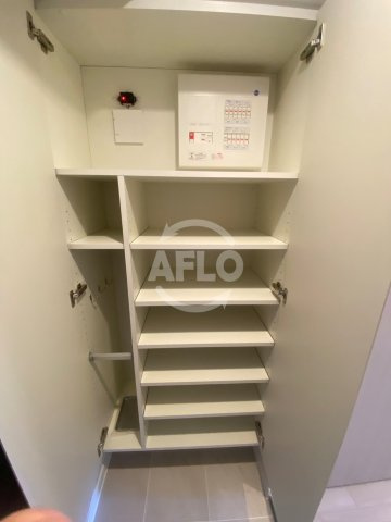ザ・パークハビオ谷町六丁目テラスの収納|ザ・パークハビオ谷町六丁目テラス　シューズボックス