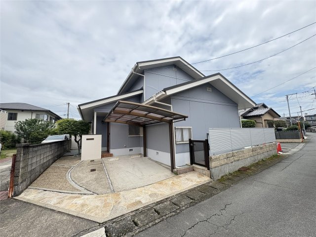 熊本市中央区帯山７丁目の一戸建ての駐車場