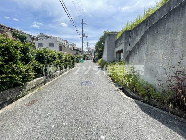 菅相塚町　中古一戸建ての前面道路含む現地写真|■物件内覧・資金計画相談・住宅ローン相談、リフォーム相談、お問合せ受付中■
※当日・翌日のご内覧、ご相談はお電話でのお問合せがスムーズです！