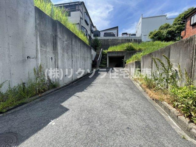 菅相塚町　中古一戸建ての前面道路含む現地写真|■物件内覧・資金計画相談・住宅ローン相談、リフォーム相談、お問合せ受付中■
※当日・翌日のご内覧、ご相談はお電話でのお問合せがスムーズです！