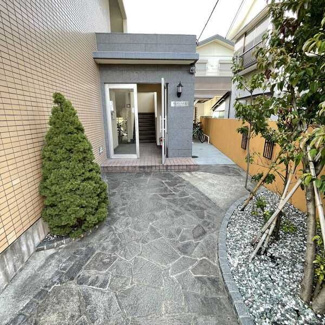 【エントランス】