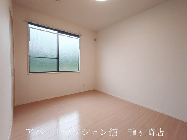 タウンヒル松葉A棟の玄関