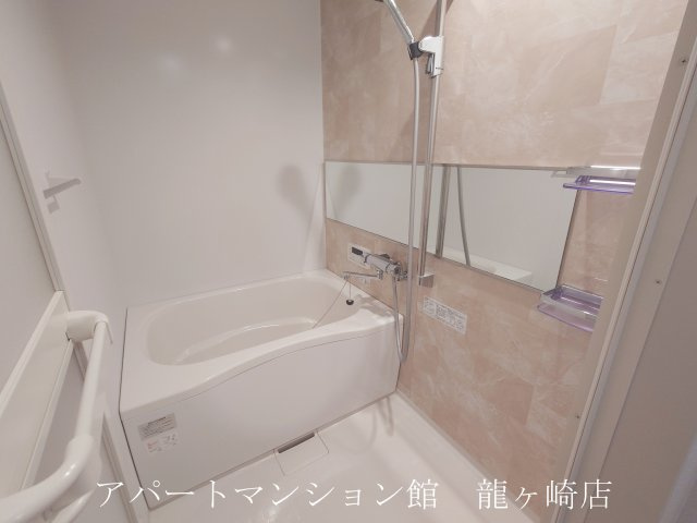 タウンヒル松葉A棟の浴室