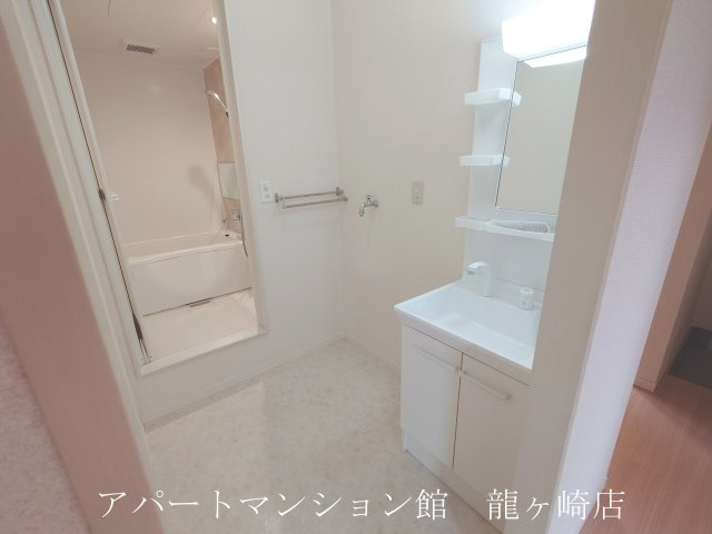 タウンヒル松葉A棟の洗面所
