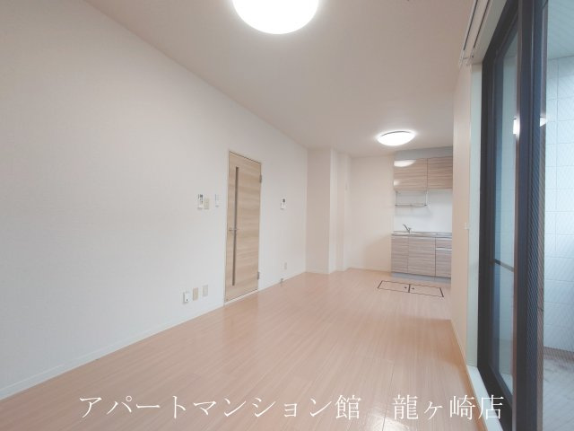 タウンヒル松葉A棟の居間・リビング