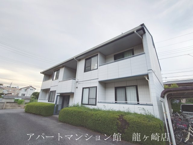 タウンヒル松葉A棟の外観