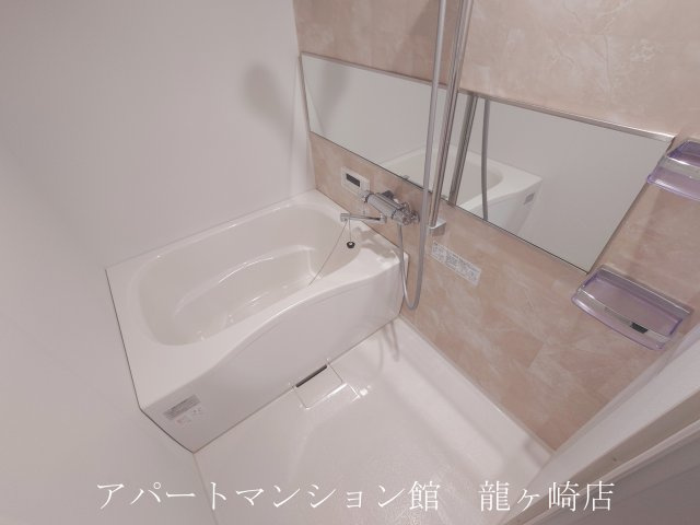 タウンヒル松葉A棟の浴室|ゆったりお風呂♪