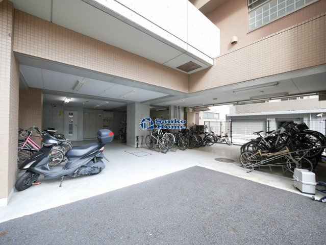 パークウェル神田EAST弐番館の駐車場