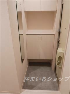 レジェンド口田南の玄関|シューズボックスあり