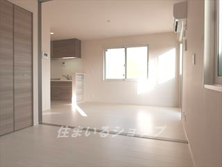レジェンド口田南の居間・リビング|エアコン付き