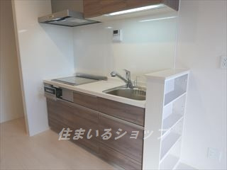 レジェンド口田南のキッチン|ＩＨ３口コンロ・床下収納付き