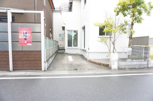草加市青柳8丁目 中古建ての駐車場