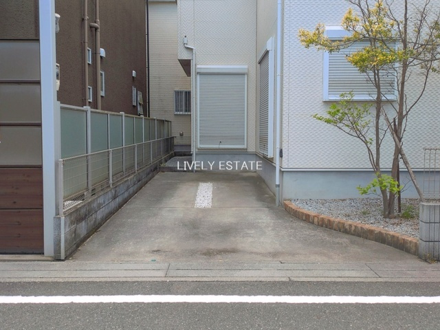 草加市青柳8丁目 中古建ての駐車場