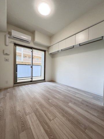 大阪市都島区都島南通１丁目の賃貸マンションの居間・リビング