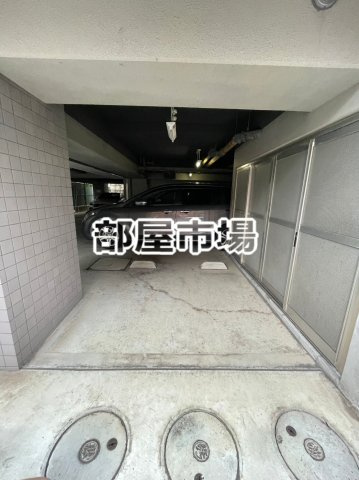 リッジコムの駐車場