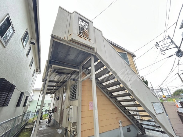 藤沢市鵠沼花沢町のアパート