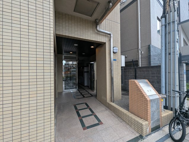 ヴァンスタージュ姫里のエントランス